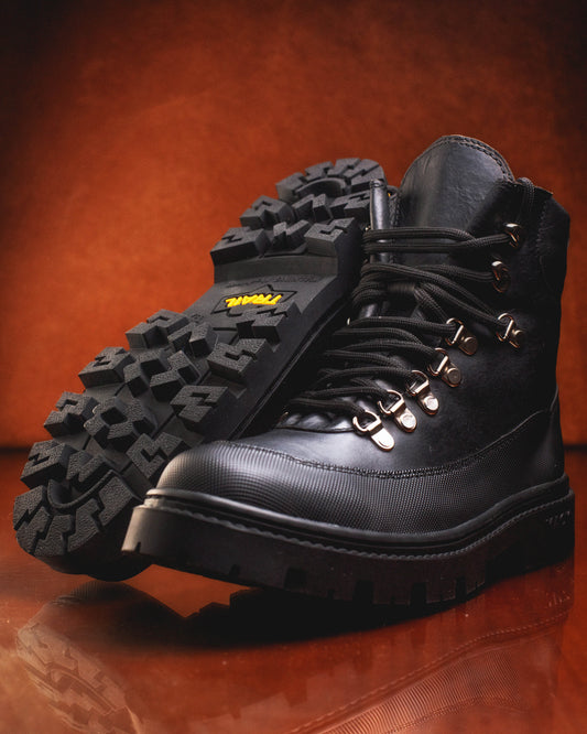 Mountain Hiker Negro Mate